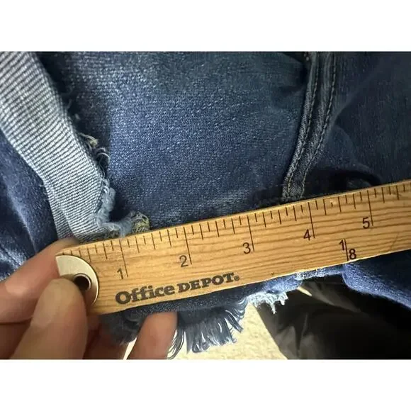 Women’s KanCan Distressed Denim Jean Shorts 4” Inseam Size 31 Blue 21-20 - Picture 6 of 7